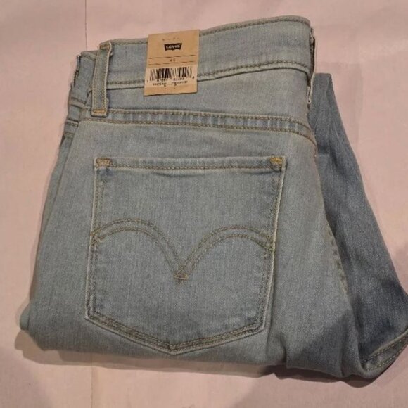 Women's Levi's® Classic Straight-Leg Jeans Color: Indigo Imagine Size: 27(US 4)S - Picture 2 of 4